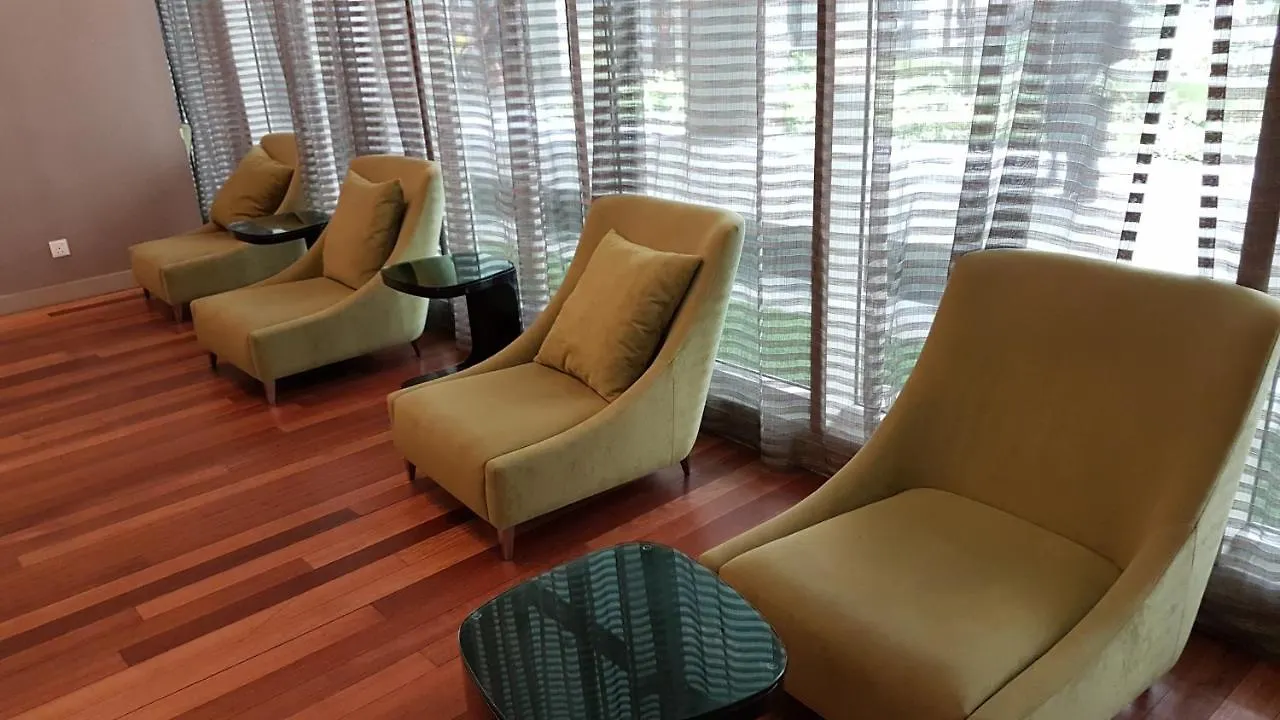 Starsbed Klcc Skyview Roof Pool Hostel Kuala Lumpur