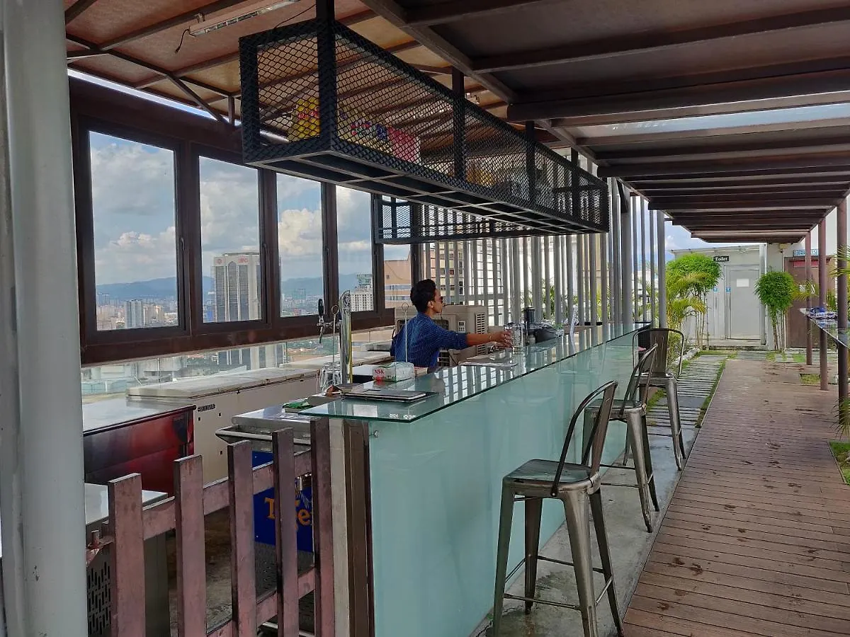 Starsbed Klcc Skyview Roof Pool Hostel Kuala Lumpur