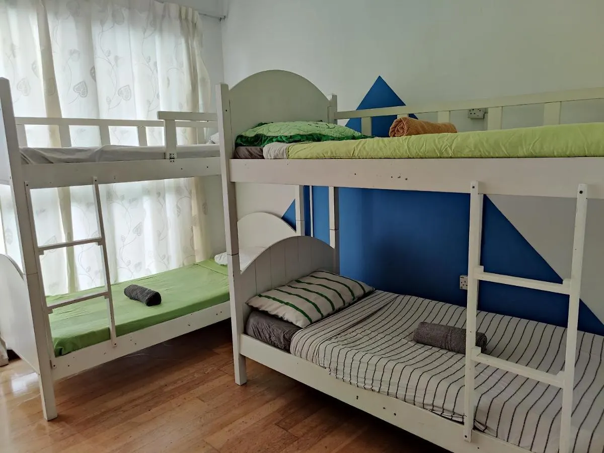 Starsbed Klcc Skyview Roof Pool Hostel Kuala Lumpur Malaysia